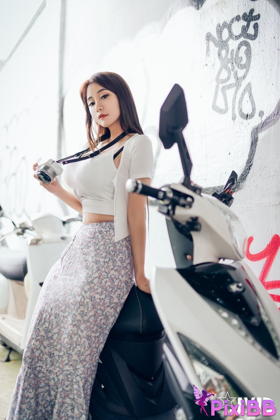 JVID Lele Le Rang Ren Ke Yi Neng Nan Nu Jiao Huan Shen Ti De Xiang Ji Ban Gen Yin Cang Chi Du Shang Kong Wu Ma Zhe PixiBB.COM 108