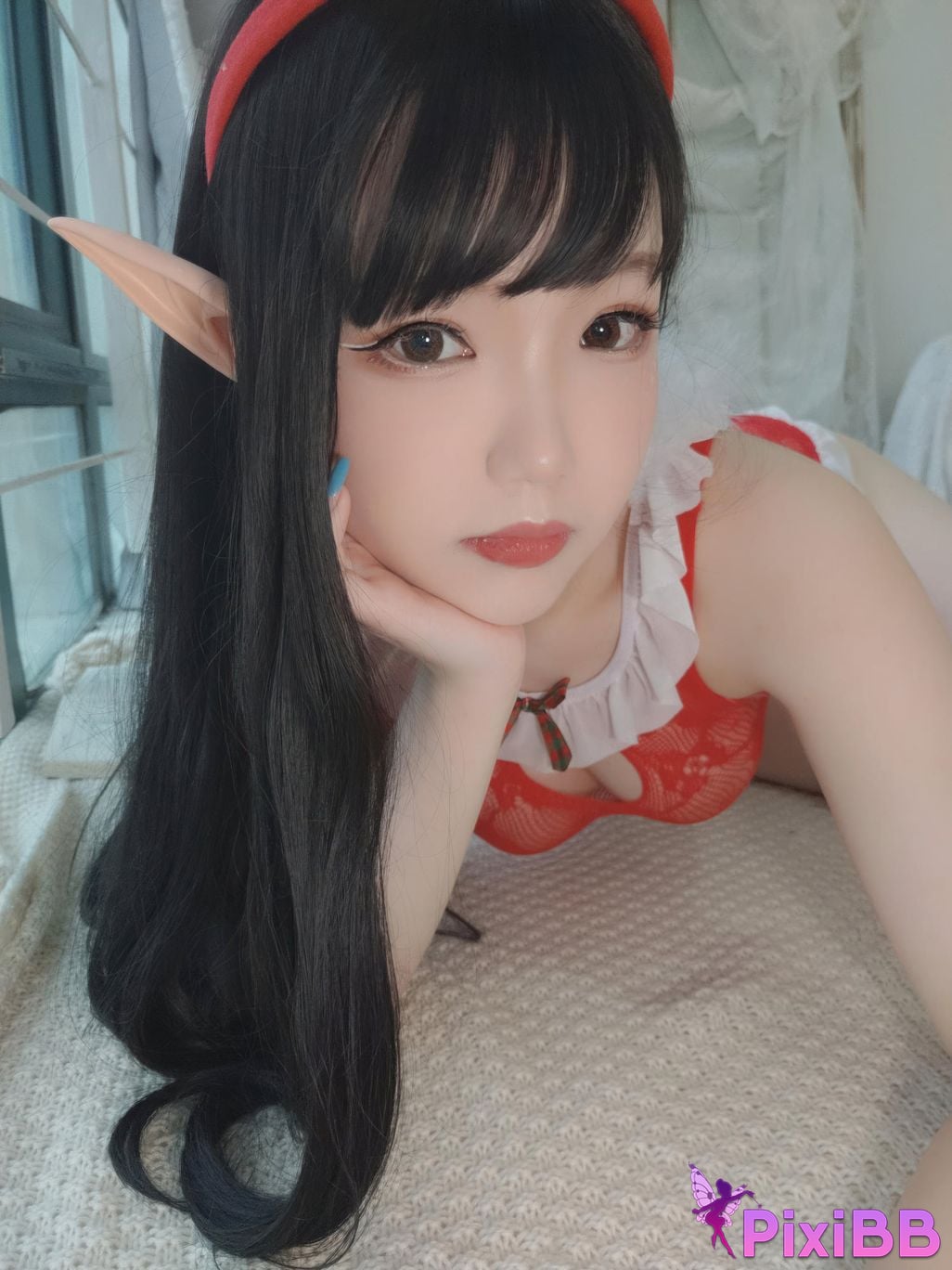 Cosplayer Xue Qing Astra Christmas selfie PixiBB.COM 009