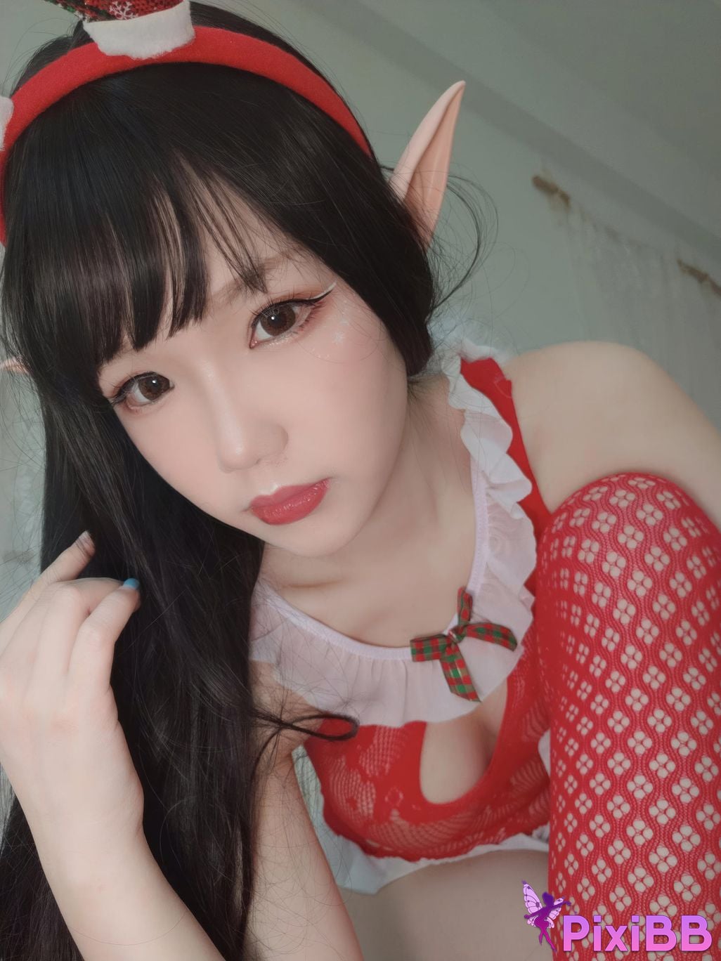 Cosplayer Xue Qing Astra Christmas selfie PixiBB.COM 107