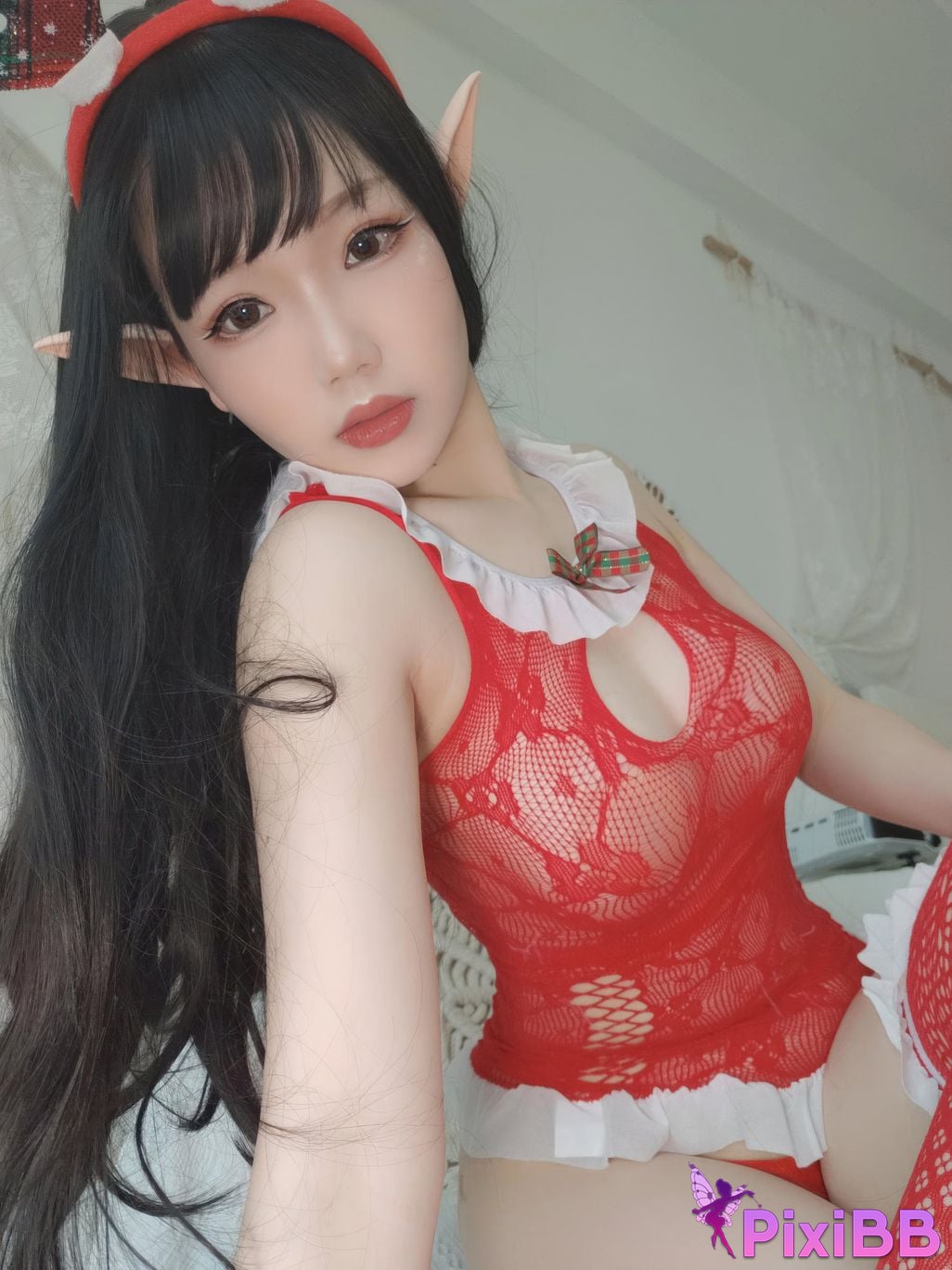 Cosplayer Xue Qing Astra Christmas selfie PixiBB.COM 109