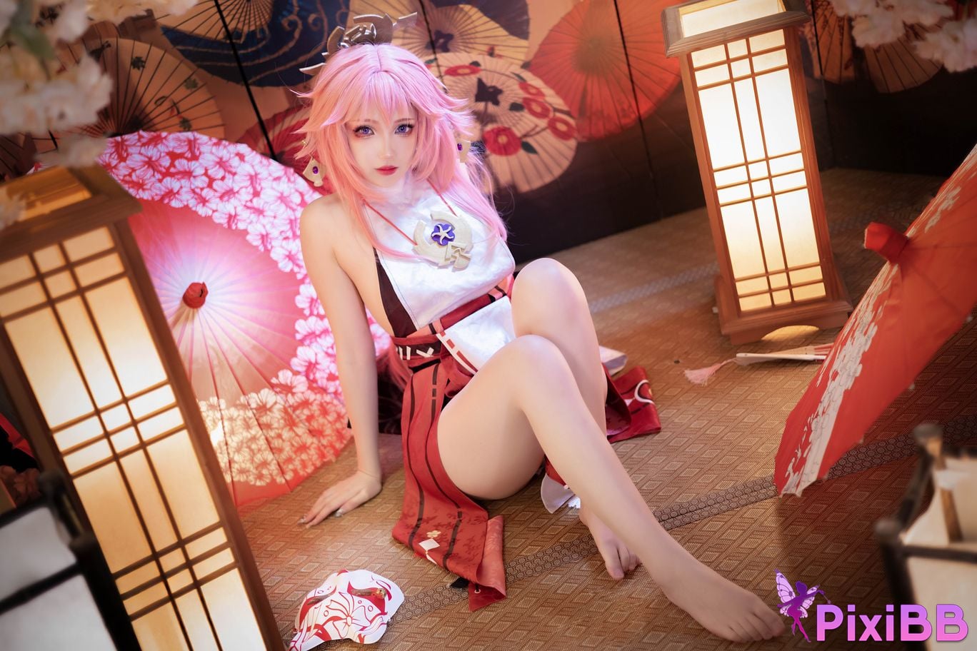 Cosplayer Xue Qing Astra Genshin Yae Miko PixiBB.COM 004