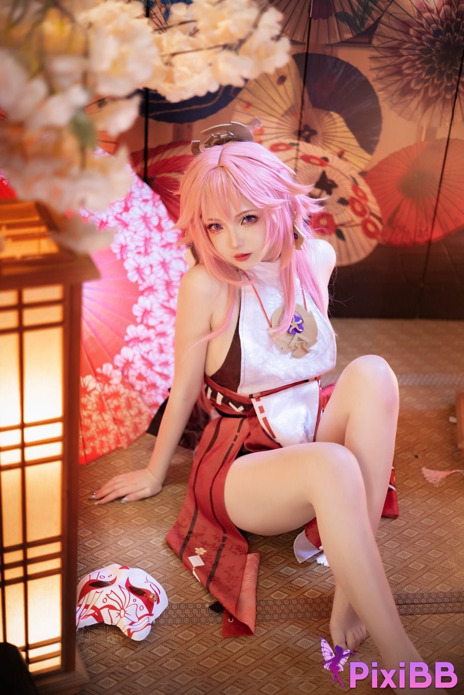 Cosplayer Xue Qing Astra Genshin Yae Miko PixiBB.COM 006