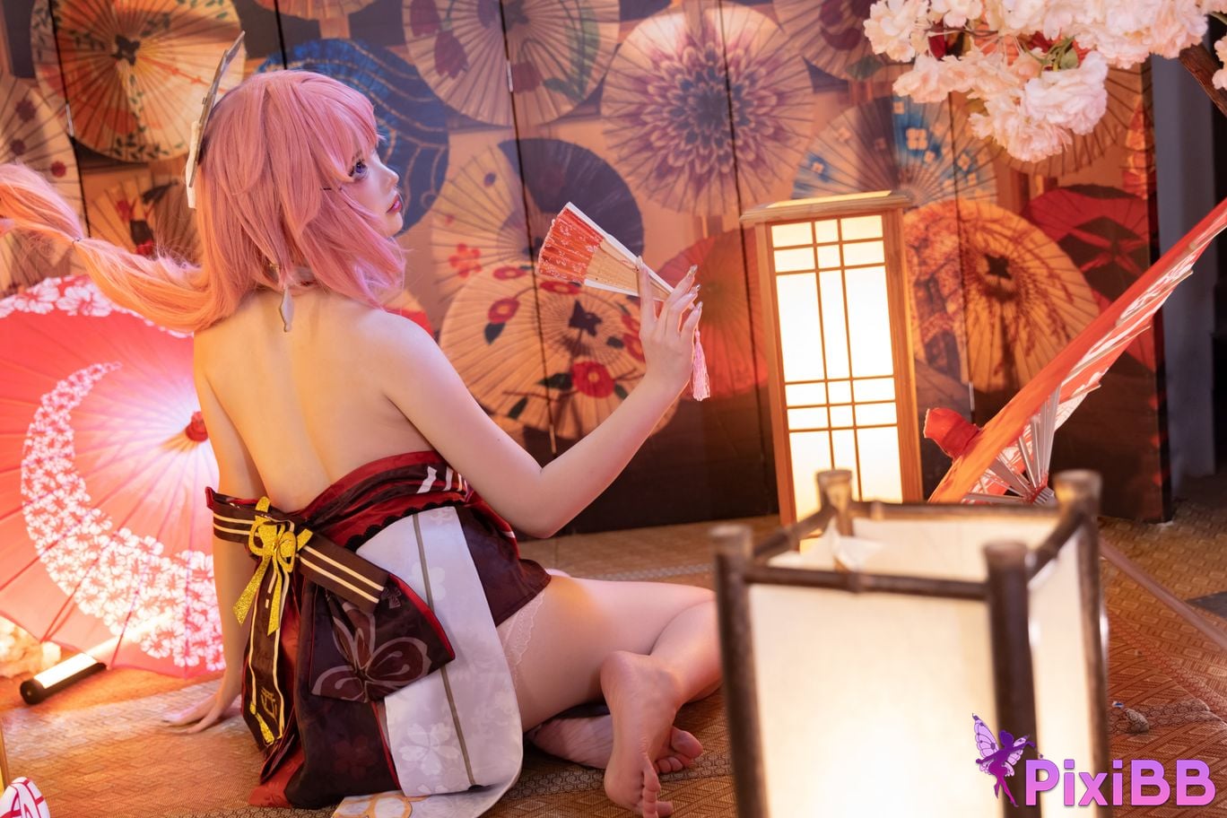 Cosplayer Xue Qing Astra Genshin Yae Miko PixiBB.COM 009