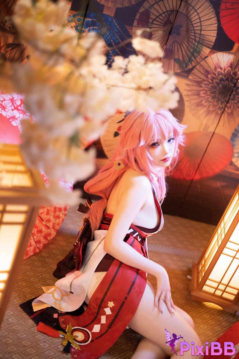 Cosplayer Xue Qing Astra Genshin Yae Miko PixiBB.COM 011