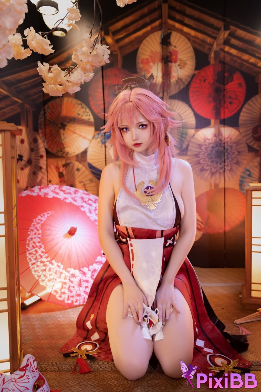 Cosplayer Xue Qing Astra Genshin Yae Miko PixiBB.COM 015