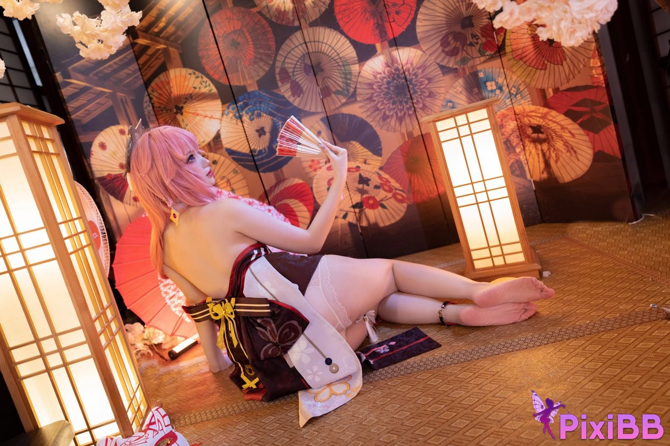 Cosplayer Xue Qing Astra Genshin Yae Miko PixiBB.COM 021