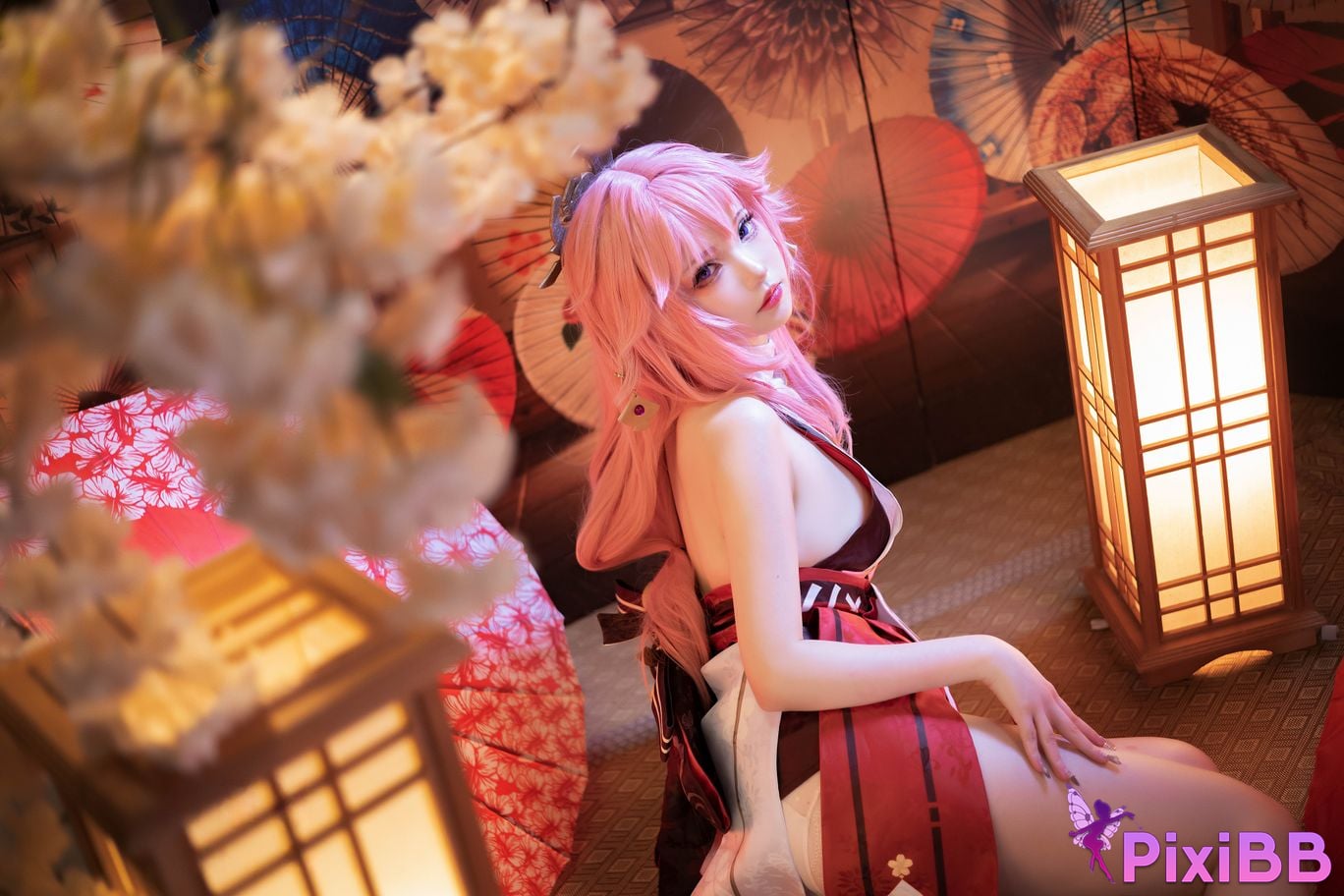 Cosplayer Xue Qing Astra Genshin Yae Miko PixiBB.COM 024