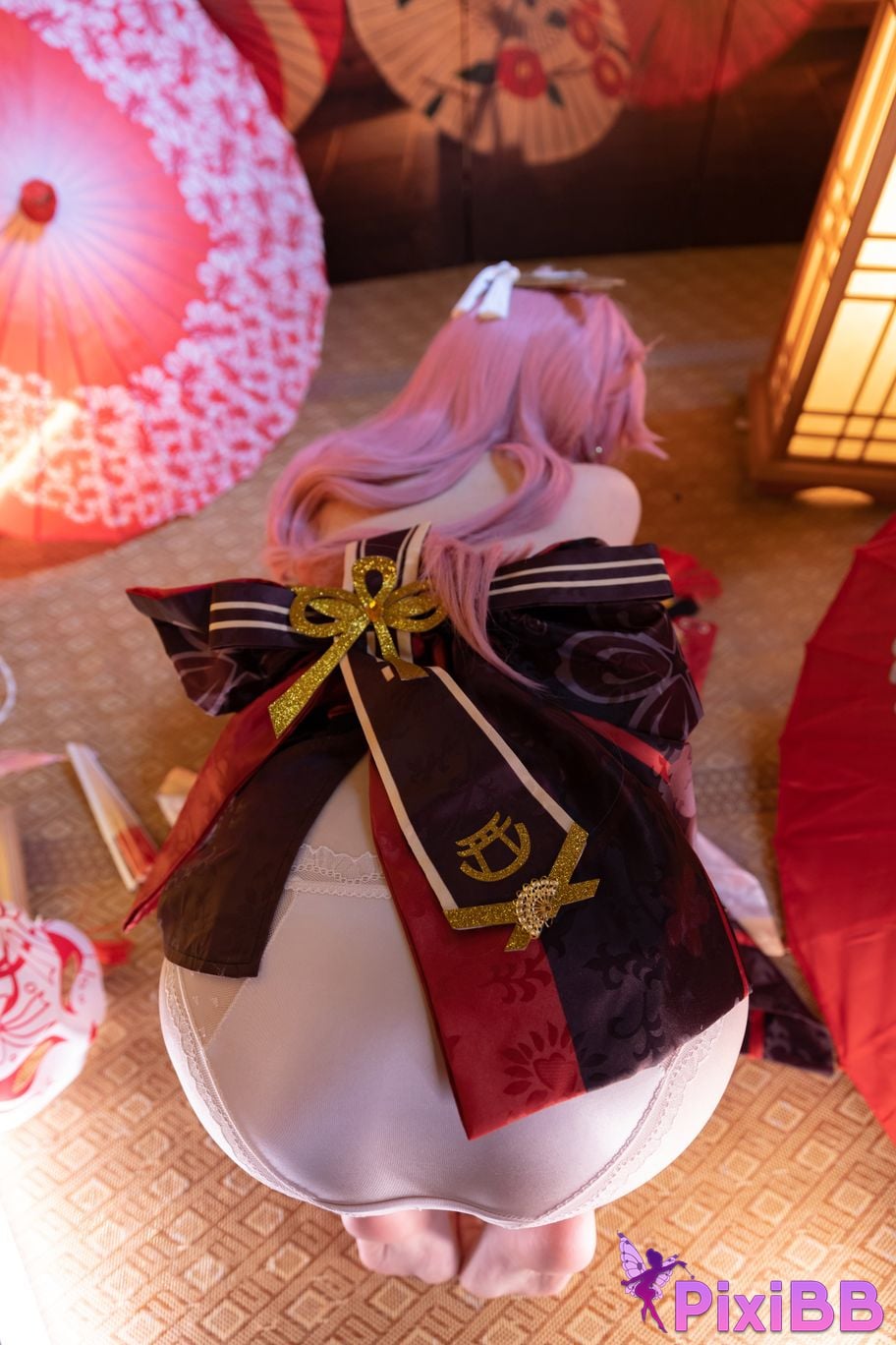 Cosplayer Xue Qing Astra Genshin Yae Miko PixiBB.COM 029