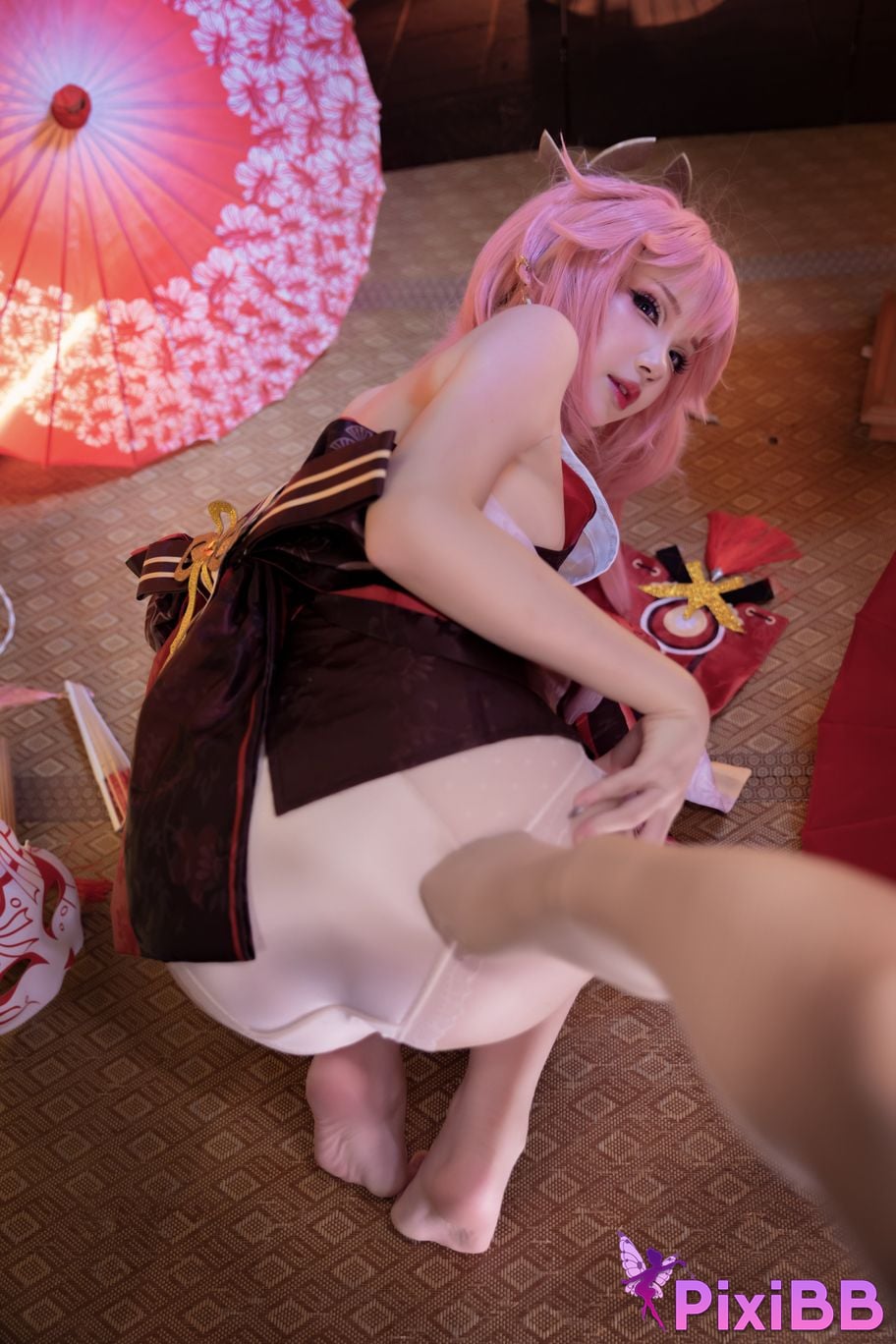 Cosplayer Xue Qing Astra Genshin Yae Miko PixiBB.COM 033