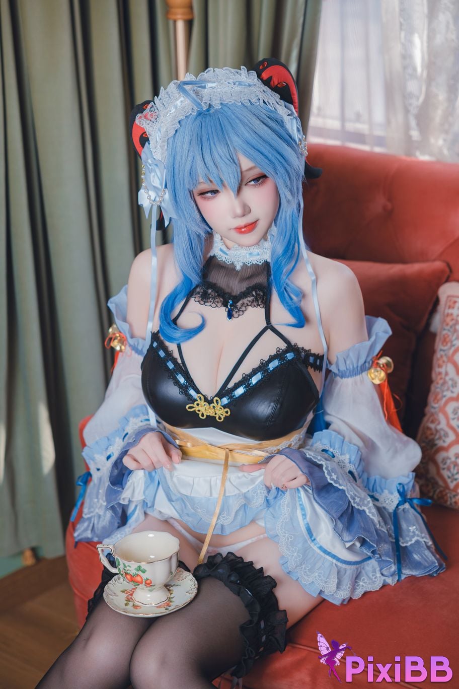 Cosplayer Xue Qing Astra Genshin Sweet Maid PixiBB.COM 011