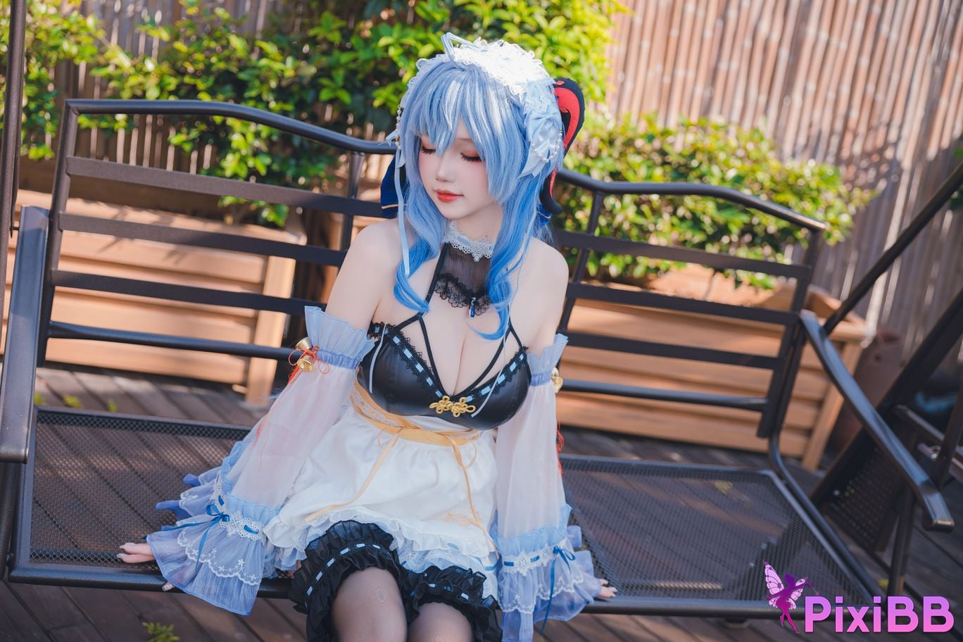 Cosplayer Xue Qing Astra Genshin Sweet Maid PixiBB.COM 027