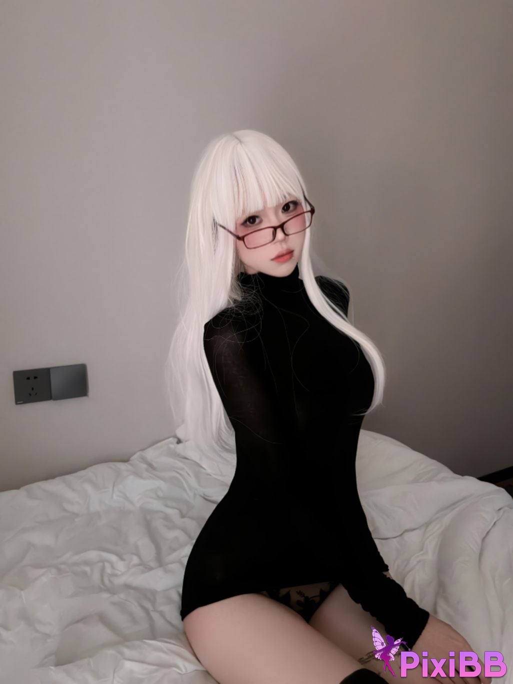 Cosplayer Mochi is delicious Dark night pure white PixiBB.COM 007