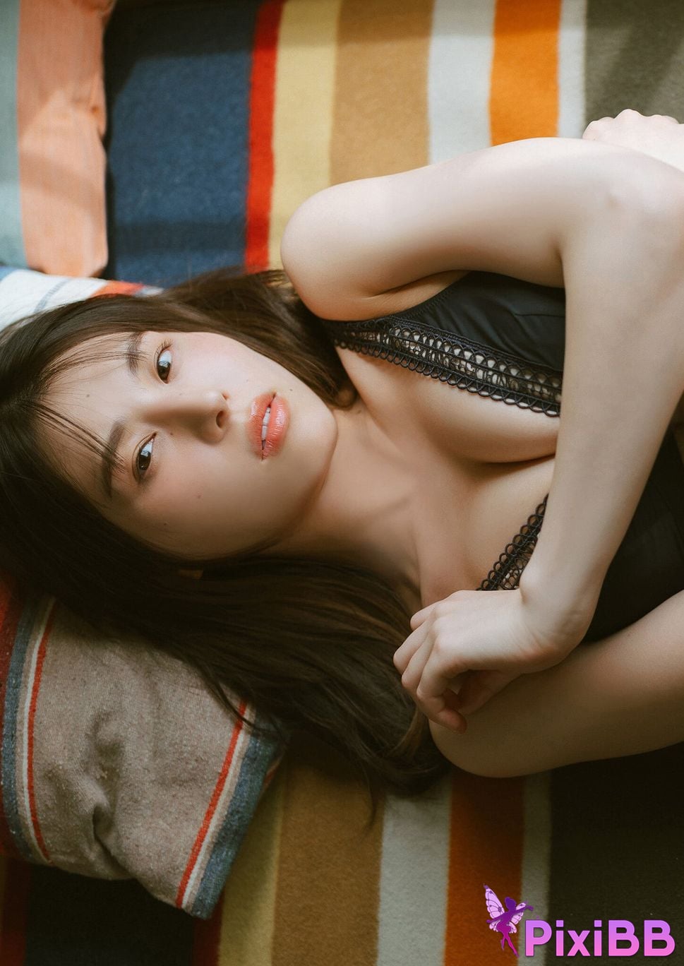 Japanese Idol Iori Sagara Summer Vibes Spisan gravure photo book PixiBB.COM 033