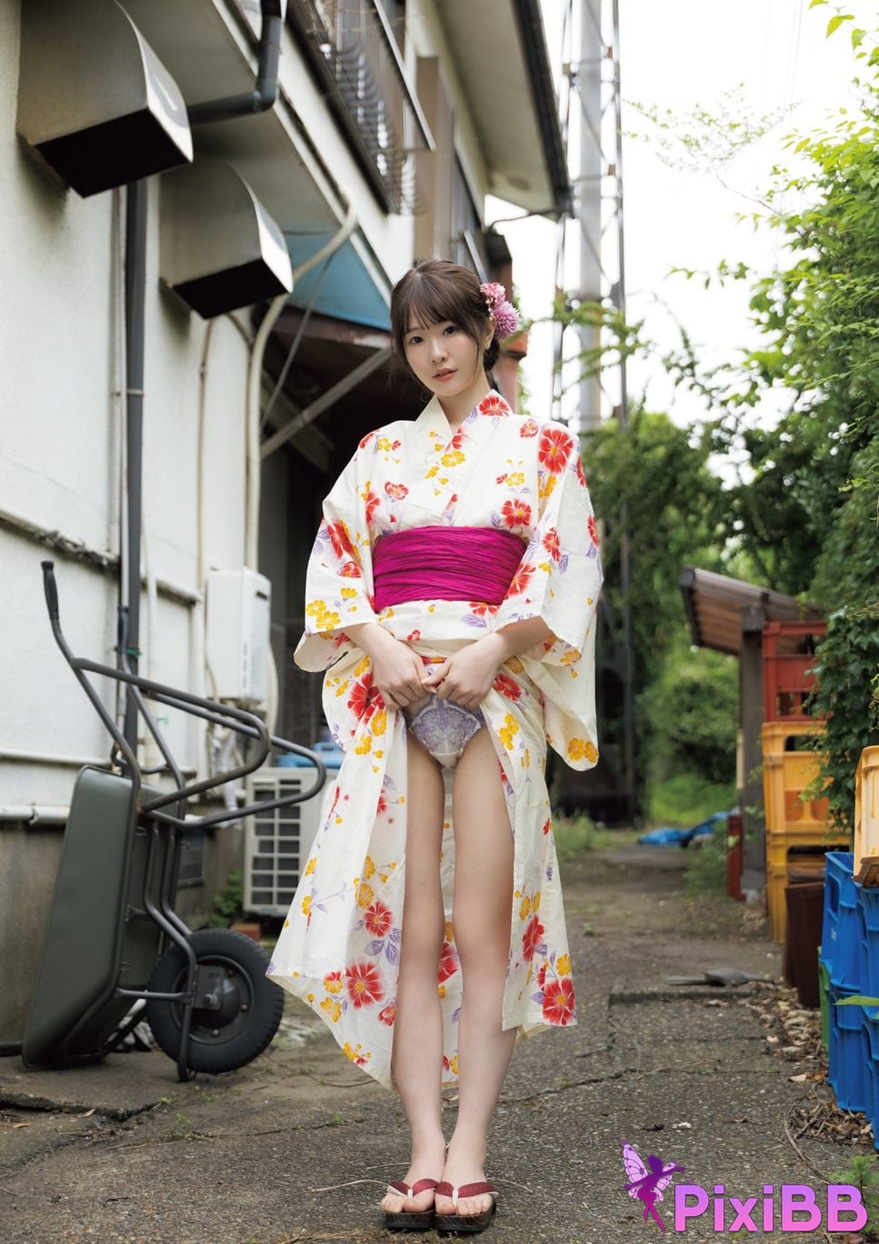 Japanese Idol Emika Shirakami Sakka photo collection Blooming PixiBB.COM 085