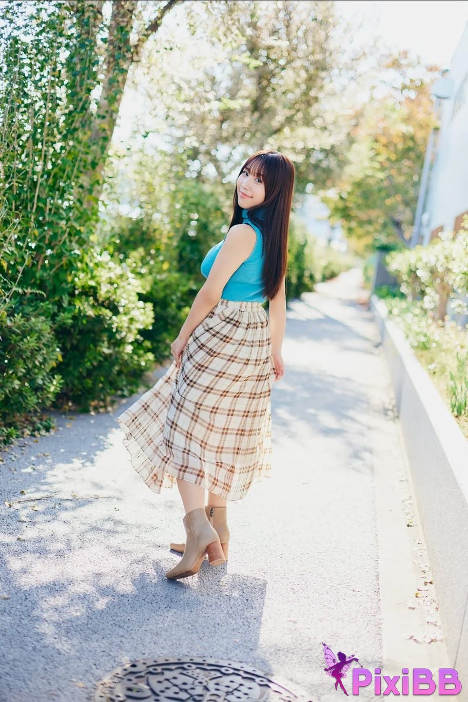 Japanese Idol Towa Suzuki Toba FRIDAY digital photo book Graenser Vol.1 PixiBB.COM 002