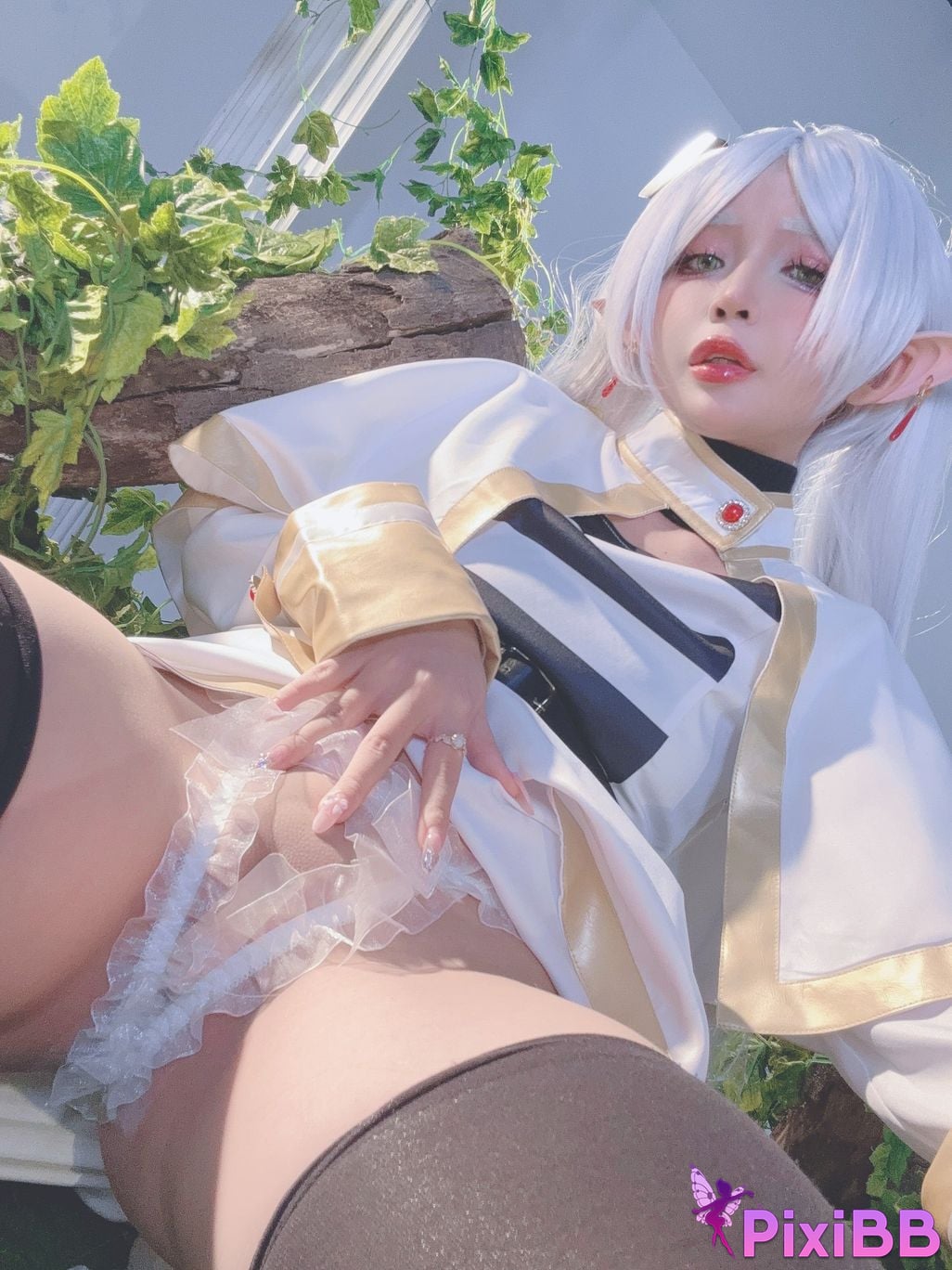 Umeko J Frieren PixiBB.COM 102