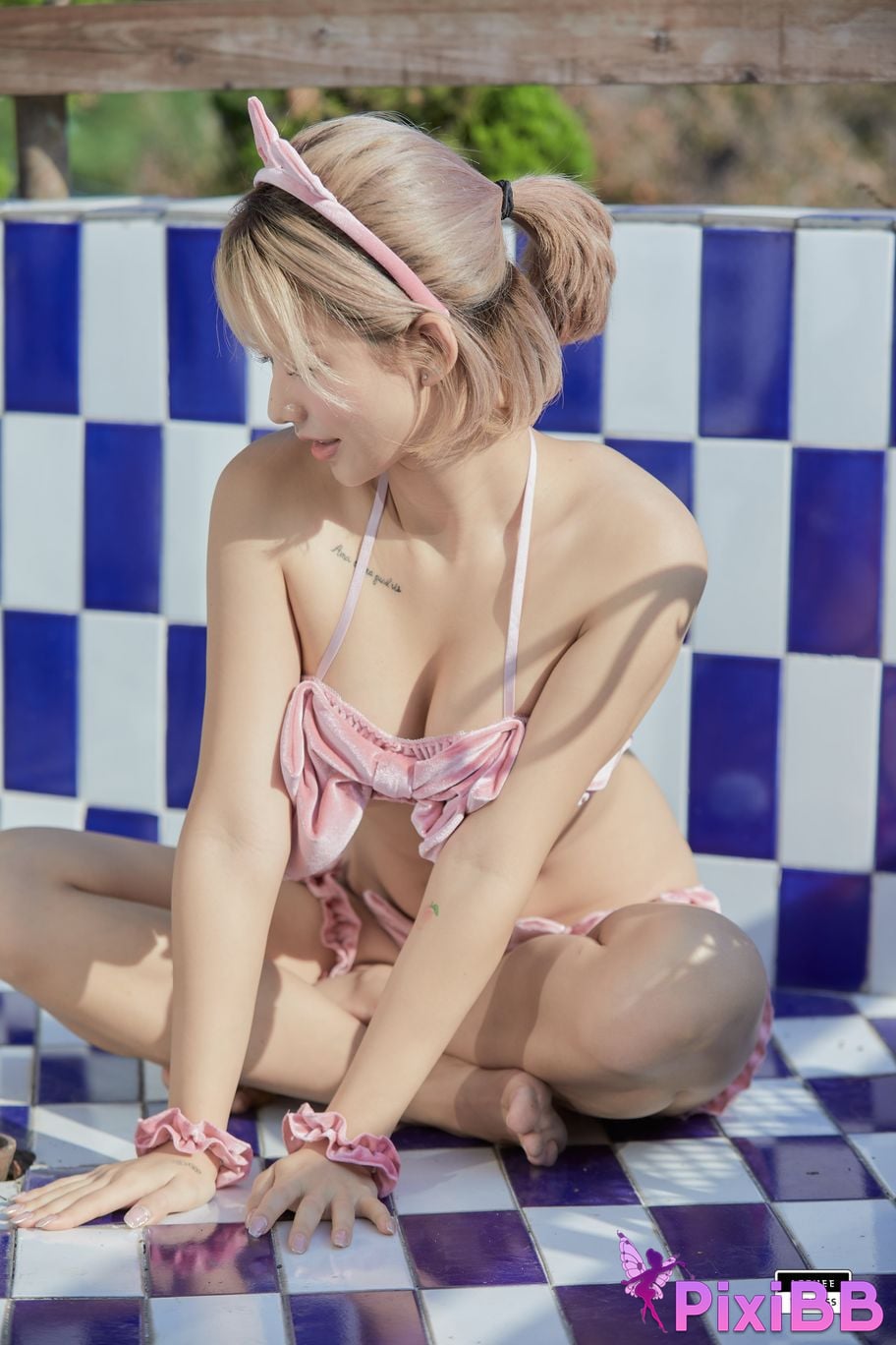 LE LEDG 085A U.Hwa metaphorical painting PixiBB.COM 058