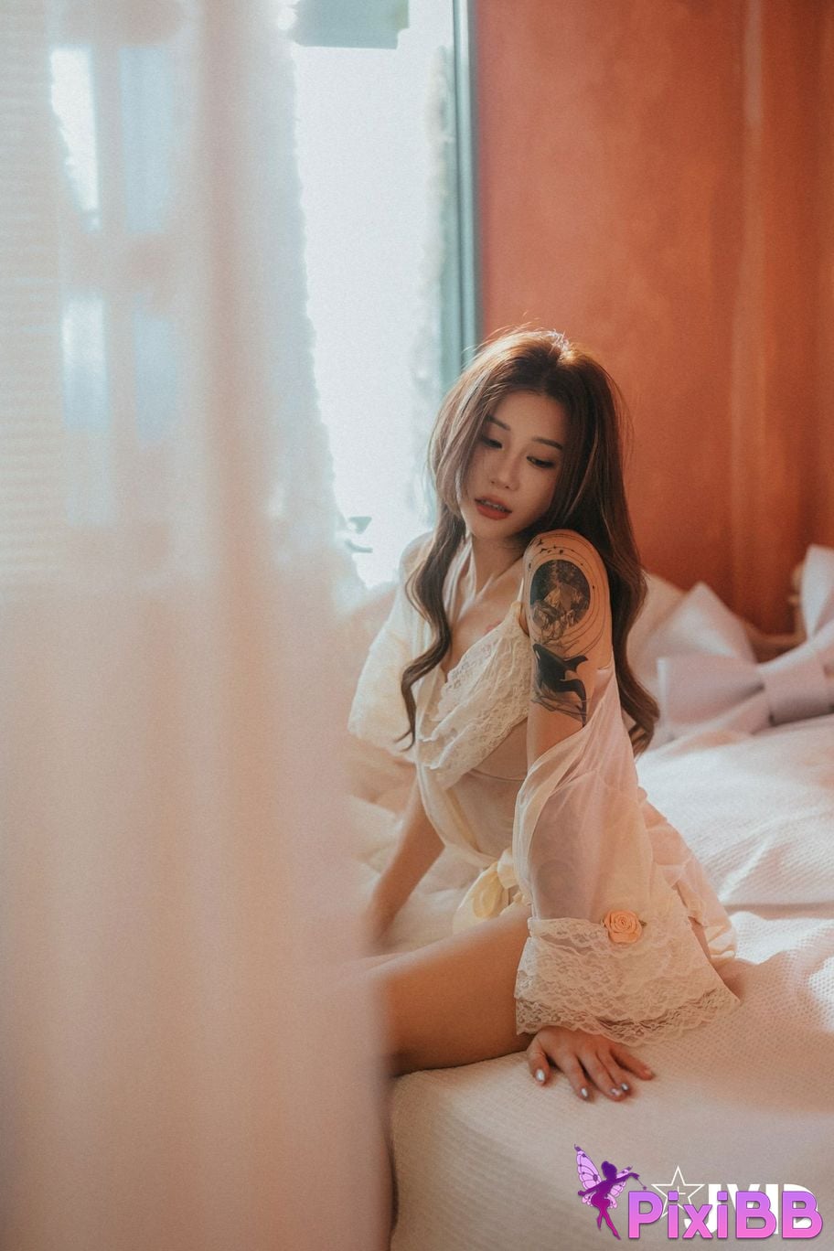 JVID Lara shuang xi du liu de shi guang yu chan mian zai lang man hua fang qing xu shen ti jiao PixiBB.COM 049