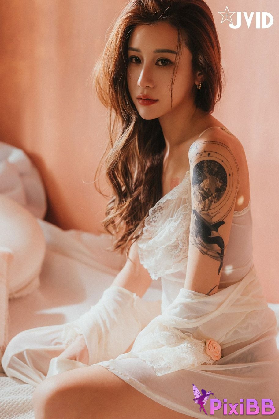 JVID Lara shuang xi du liu de shi guang yu chan mian zai lang man hua fang qing xu shen ti jiao PixiBB.COM 056