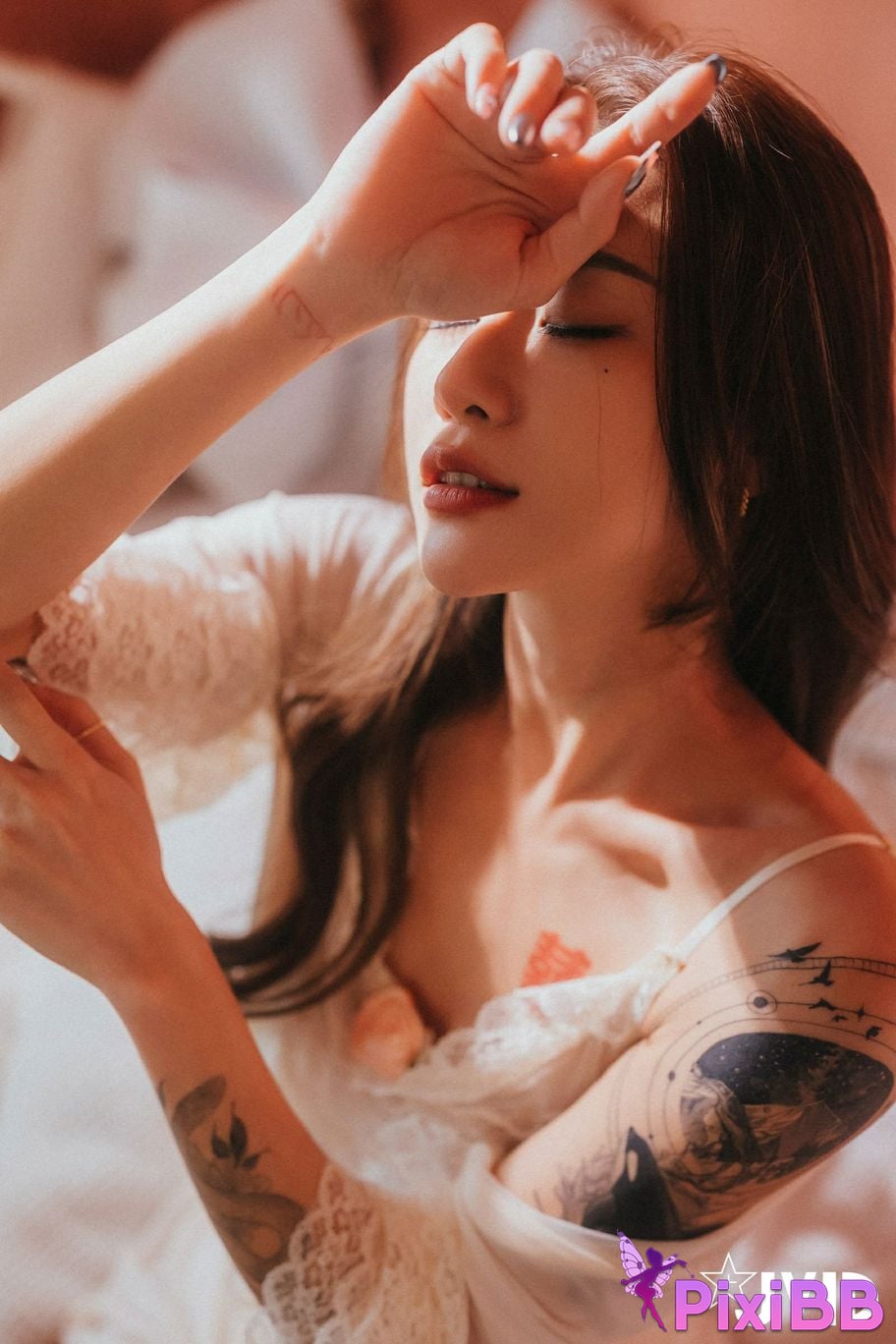 JVID Lara shuang xi du liu de shi guang yu chan mian zai lang man hua fang qing xu shen ti jiao PixiBB.COM 089