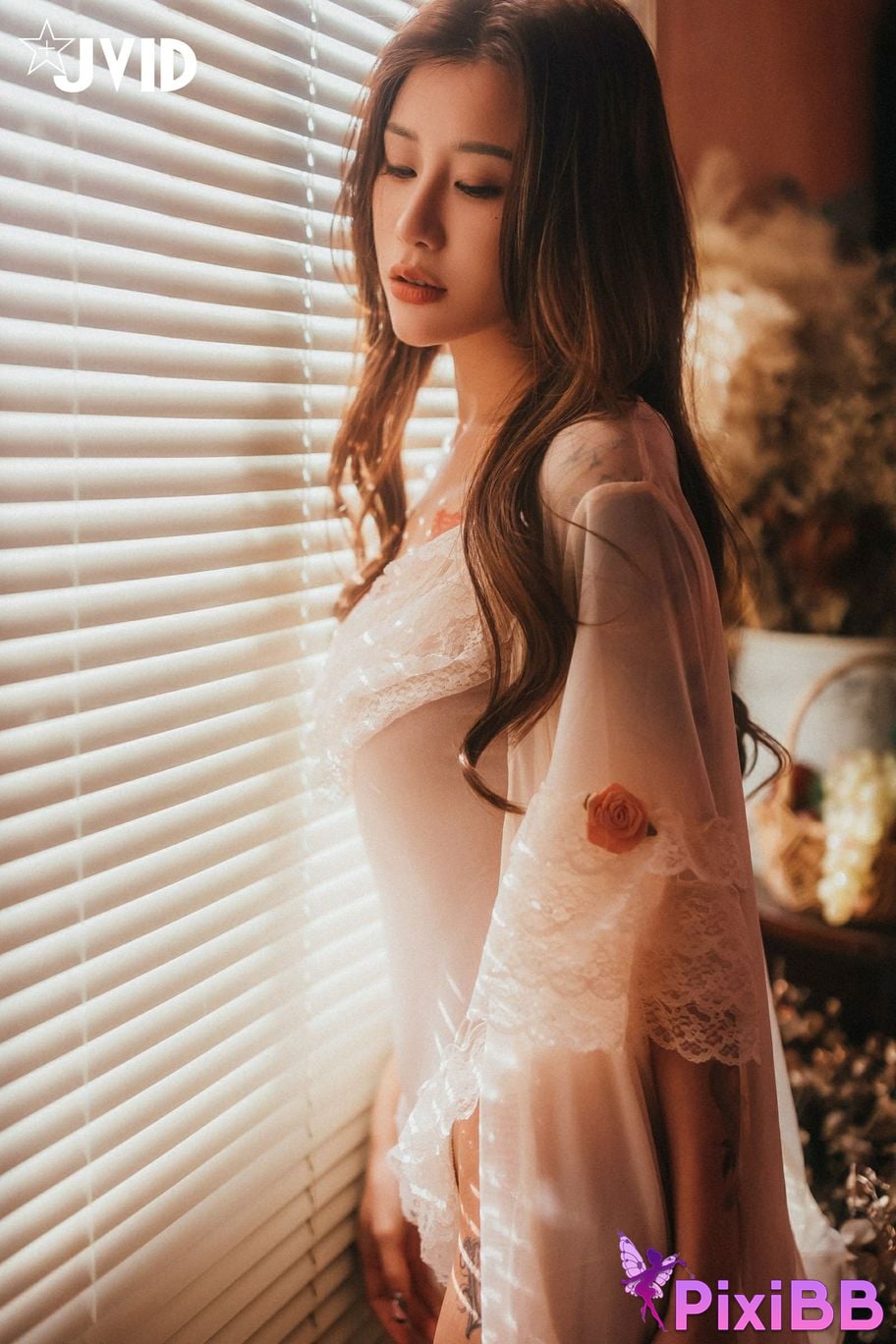 JVID Lara shuang xi du liu de shi guang yu chan mian zai lang man hua fang qing xu shen ti jiao PixiBB.COM 116