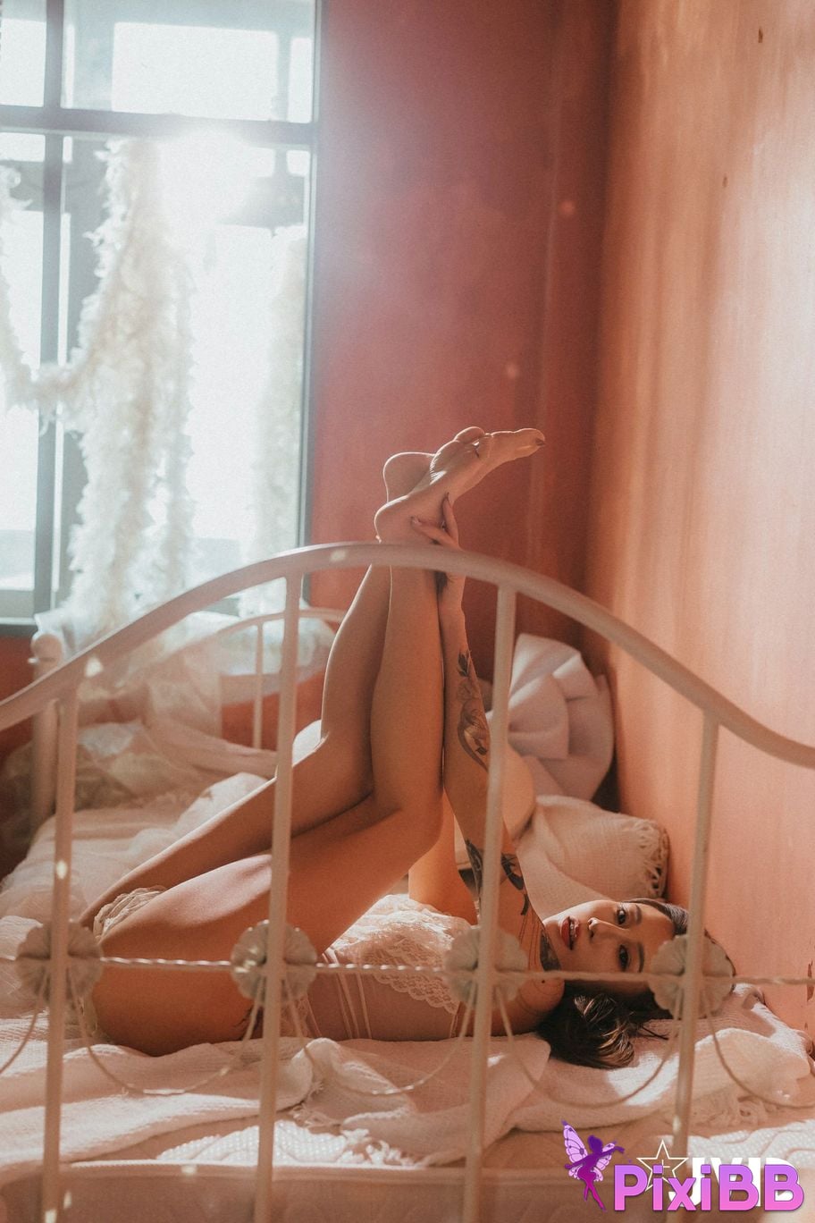 JVID Lara shuang xi du liu de shi guang yu chan mian zai lang man hua fang qing xu shen ti jiao PixiBB.COM 131