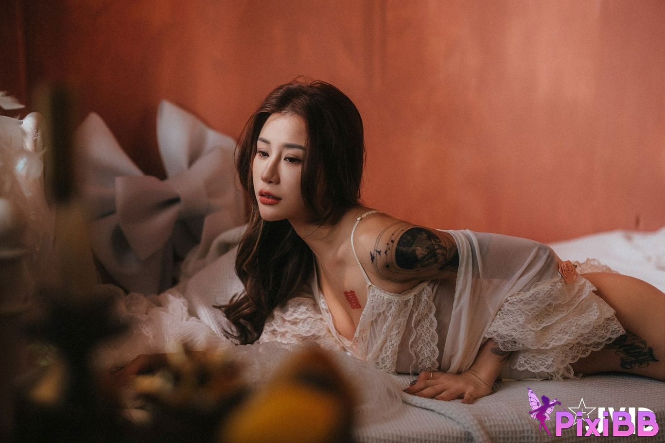 JVID Lara shuang xi du liu de shi guang yu chan mian zai lang man hua fang qing xu shen ti jiao PixiBB.COM 132