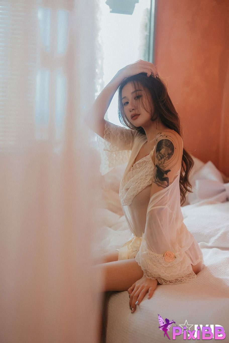 JVID Lara shuang xi du liu de shi guang yu chan mian zai lang man hua fang qing xu shen ti jiao PixiBB.COM 137