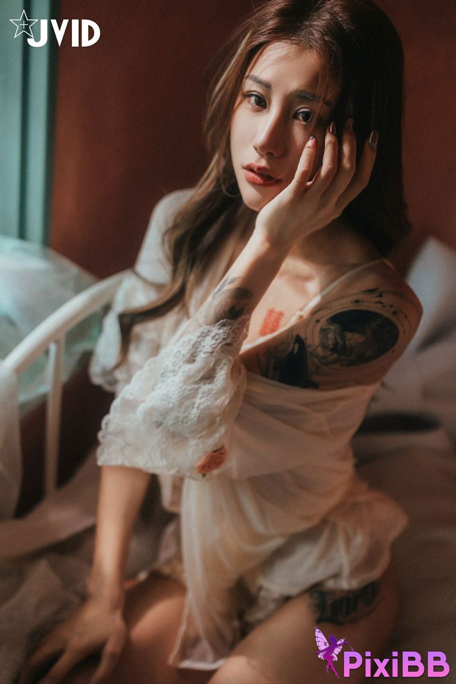 JVID Lara shuang xi du liu de shi guang yu chan mian zai lang man hua fang qing xu shen ti jiao PixiBB.COM 148