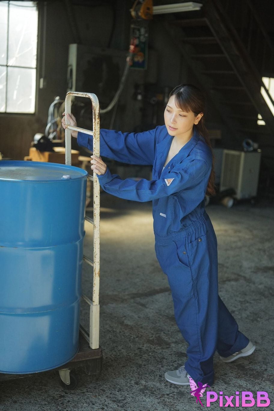 Japanese Idol Not too sweet When I take off my jumpsuit SPA digital photo book BOOKS PixiBB.COM 002