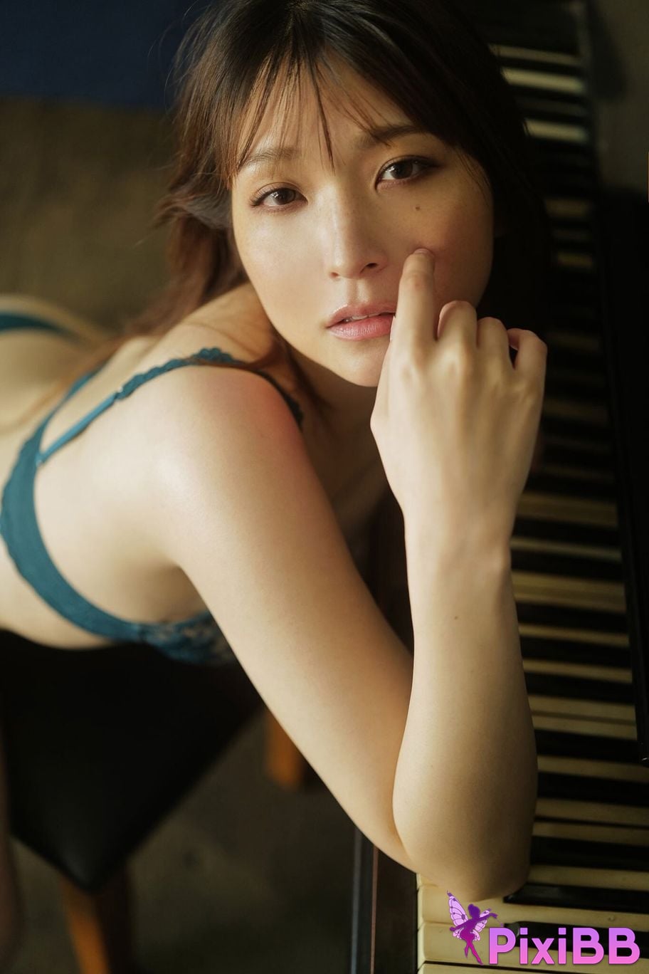 Japanese Idol Not too sweet When I take off my jumpsuit SPA digital photo book BOOKS PixiBB.COM 030