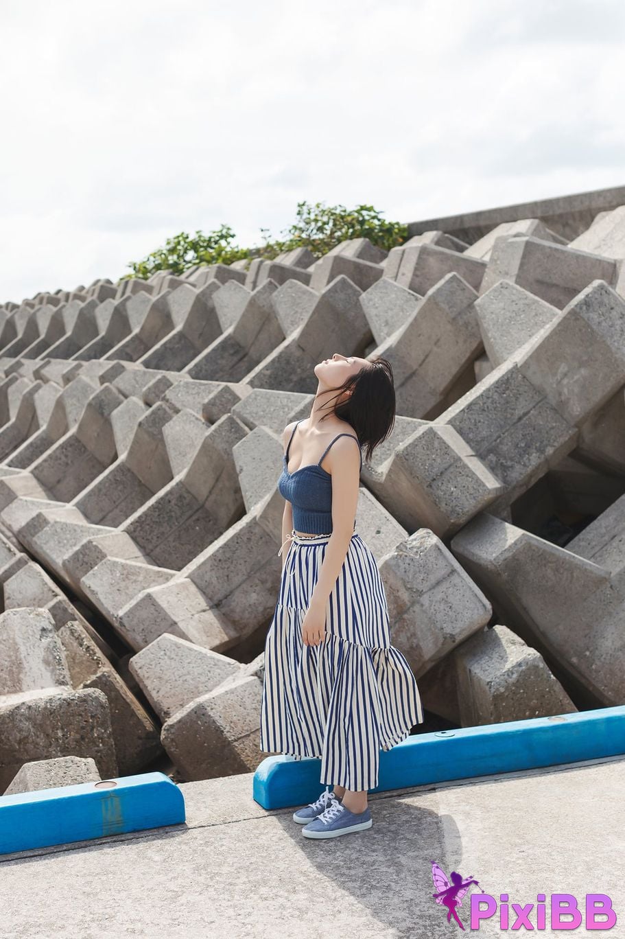 Japanese Idol Iori Sagara MADONNA Young Champion Digigra PixiBB.COM 023