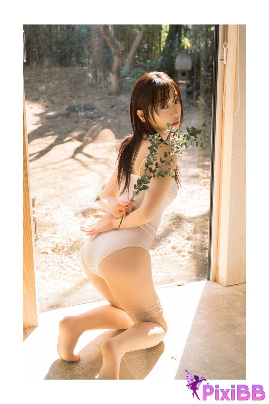 Japanese Idol Moe Iori fetish love Young Champion Digigra PixiBB.COM 059