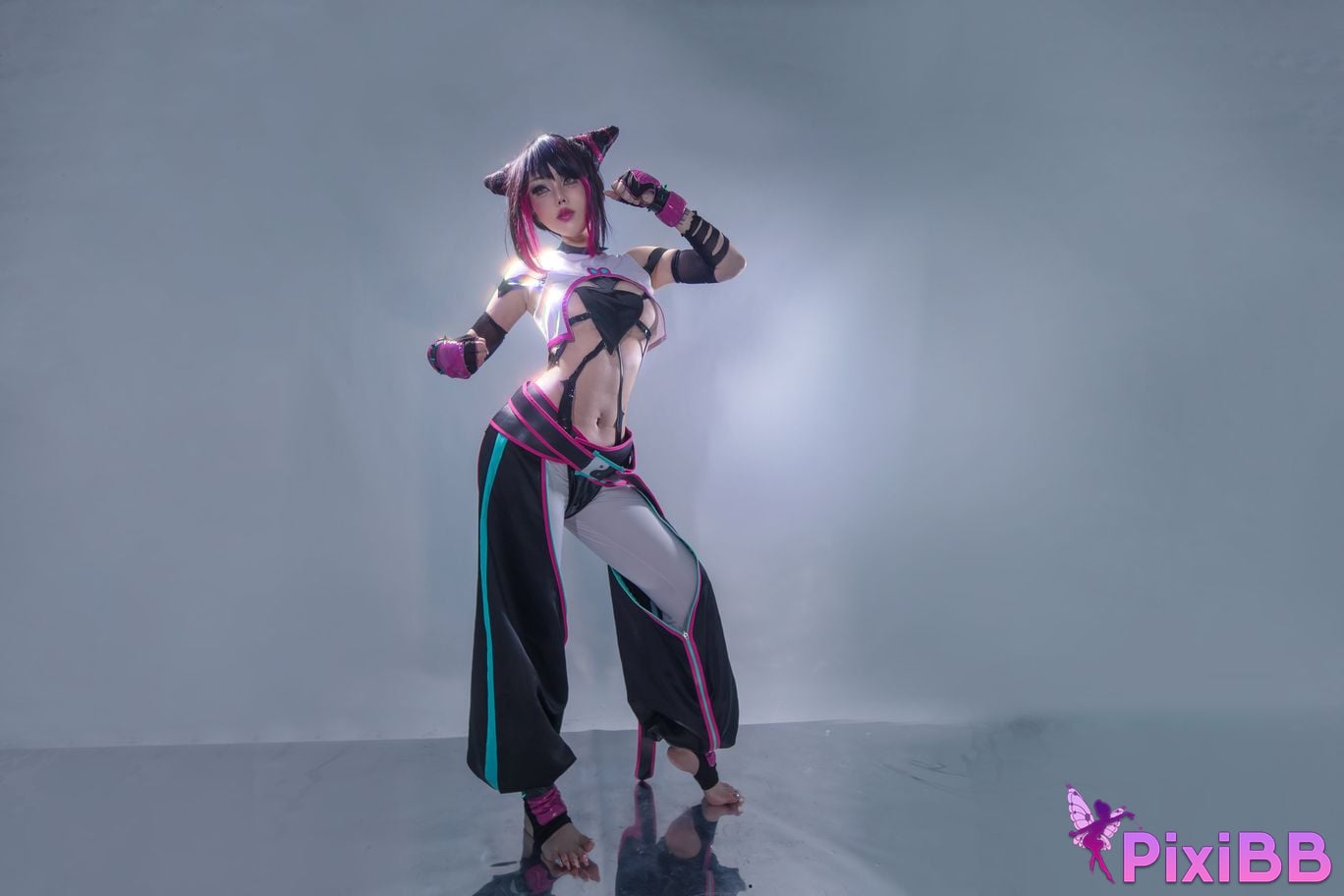 Cosplayer Titanium alloy TiTi Juri PixiBB.COM 001