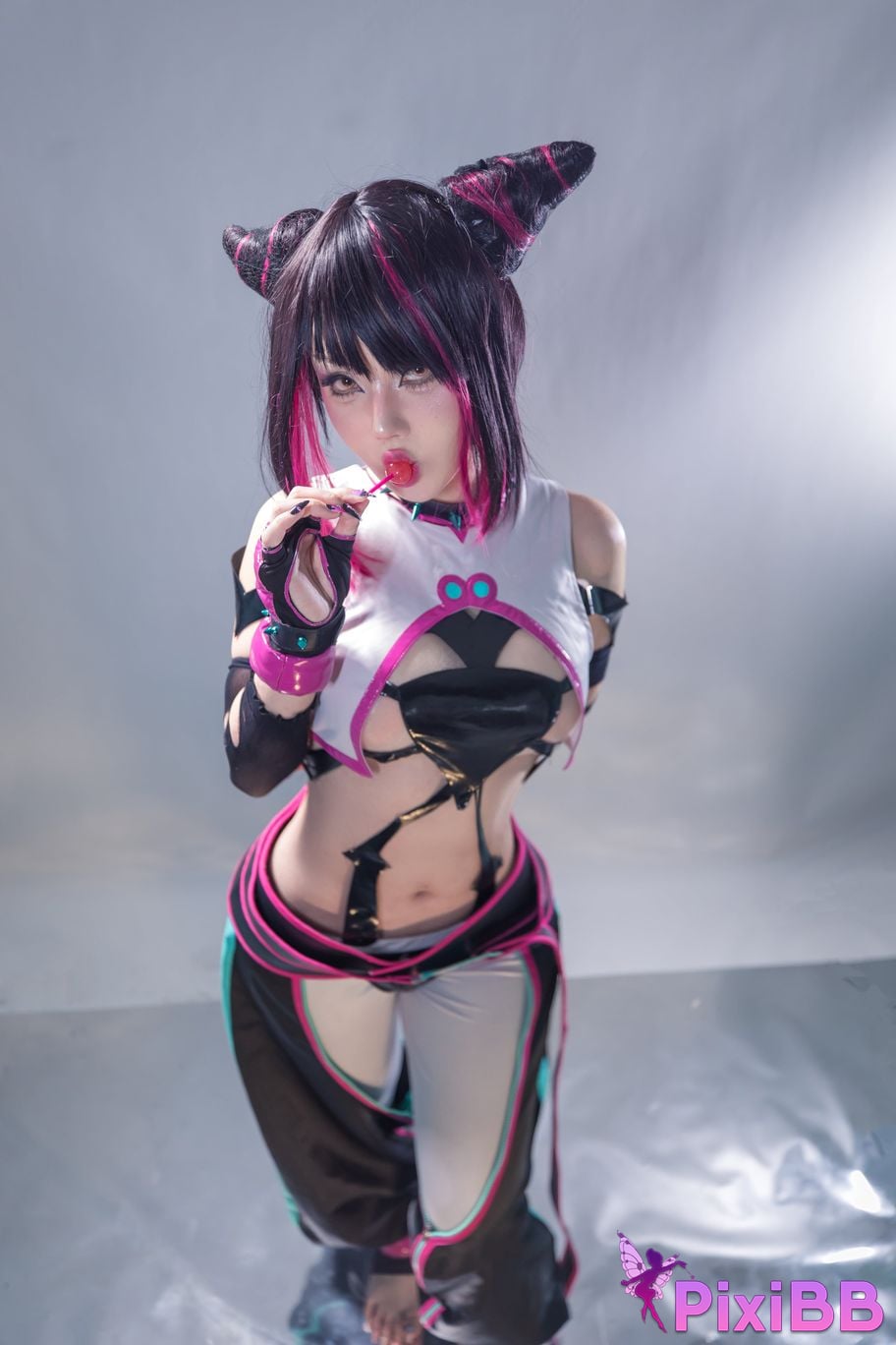 Cosplayer Titanium alloy TiTi Juri PixiBB.COM 006