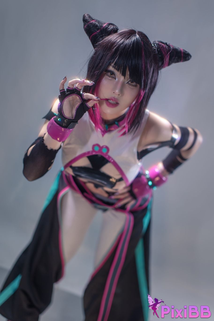 Cosplayer Titanium alloy TiTi Juri PixiBB.COM 013