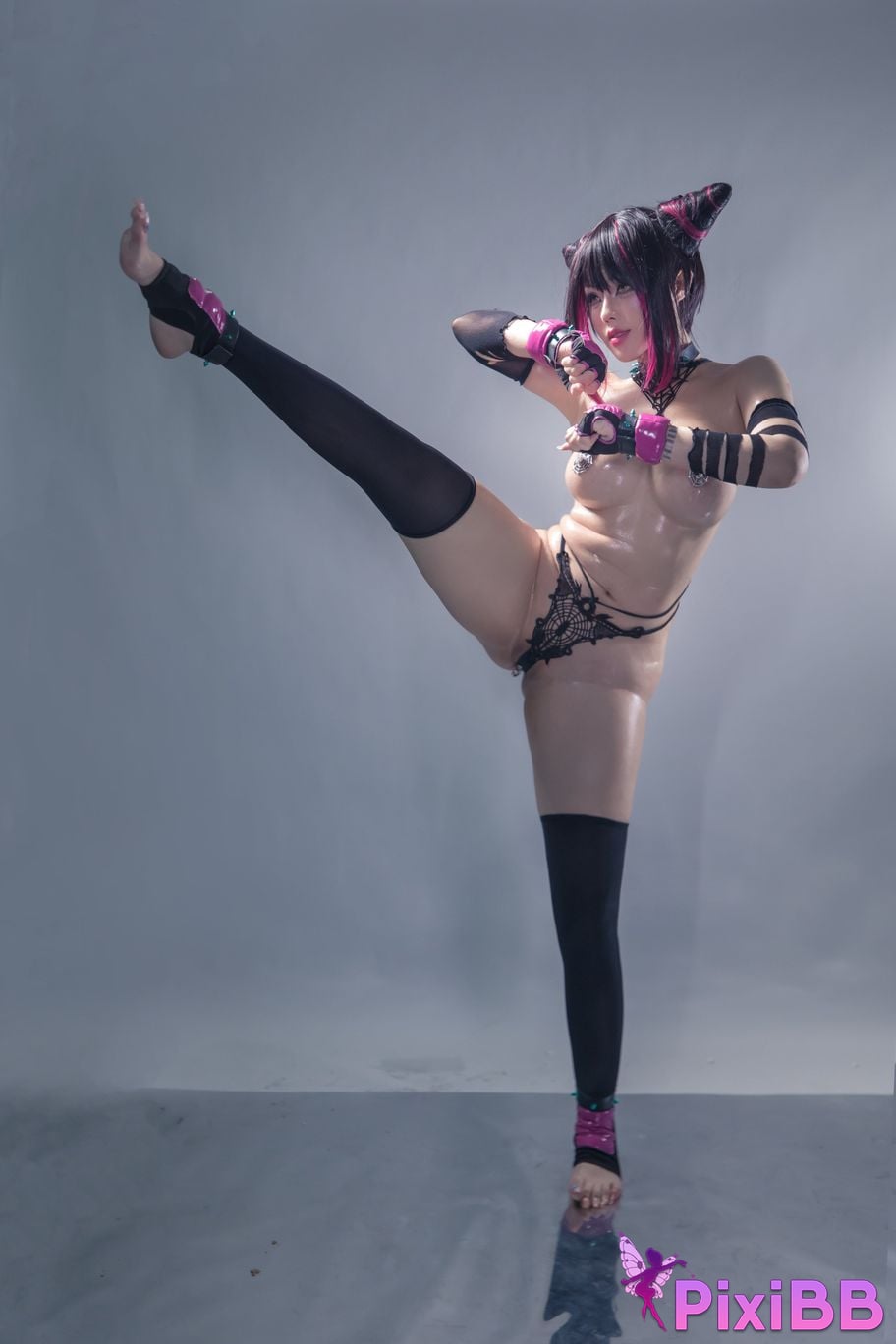 Cosplayer Titanium alloy TiTi Juri PixiBB.COM 040