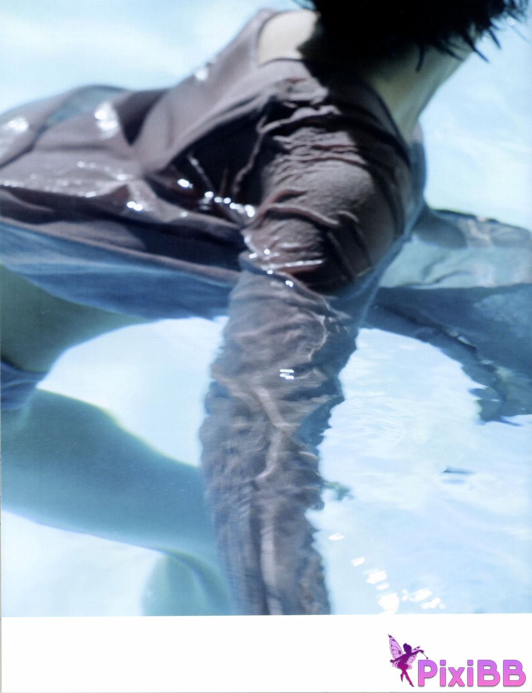 Japanese Idol Yumi Wakatsuki photo collection and chocolate PixiBB.COM 008