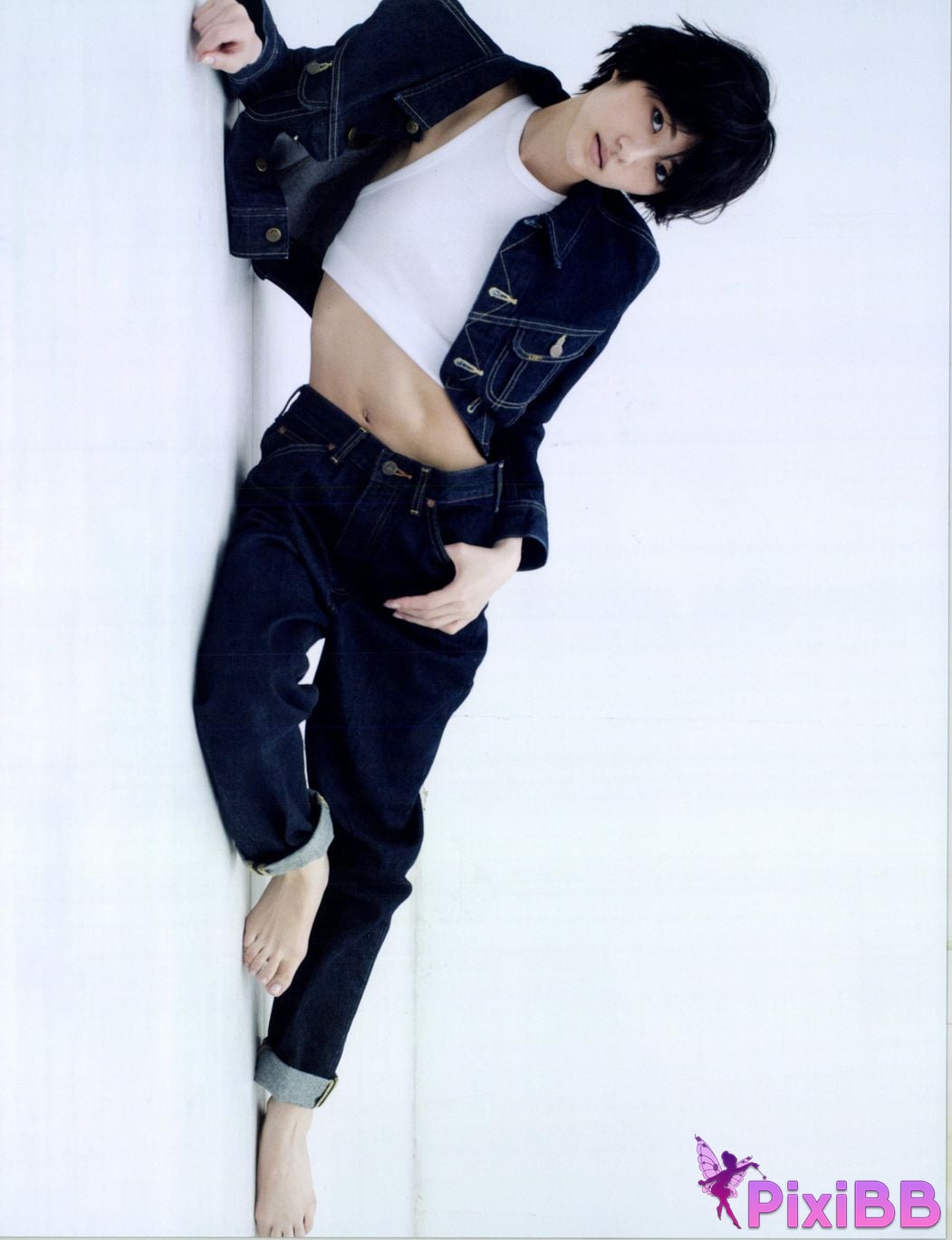 Japanese Idol Yumi Wakatsuki photo collection and chocolate PixiBB.COM 029