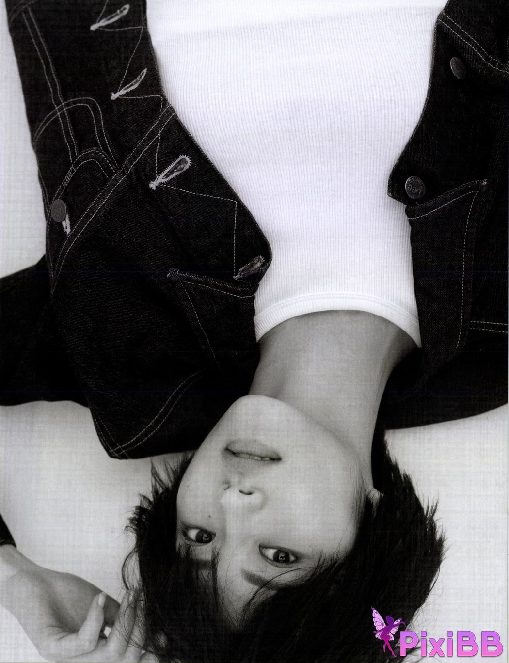 Japanese Idol Yumi Wakatsuki photo collection and chocolate PixiBB.COM 033