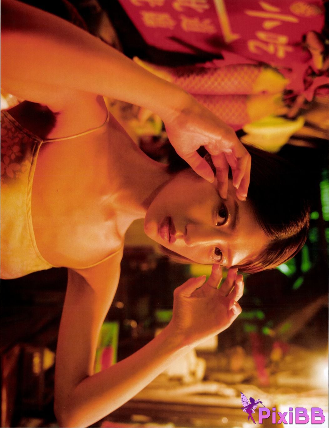 Japanese Idol Yumi Wakatsuki photo collection and chocolate PixiBB.COM 051