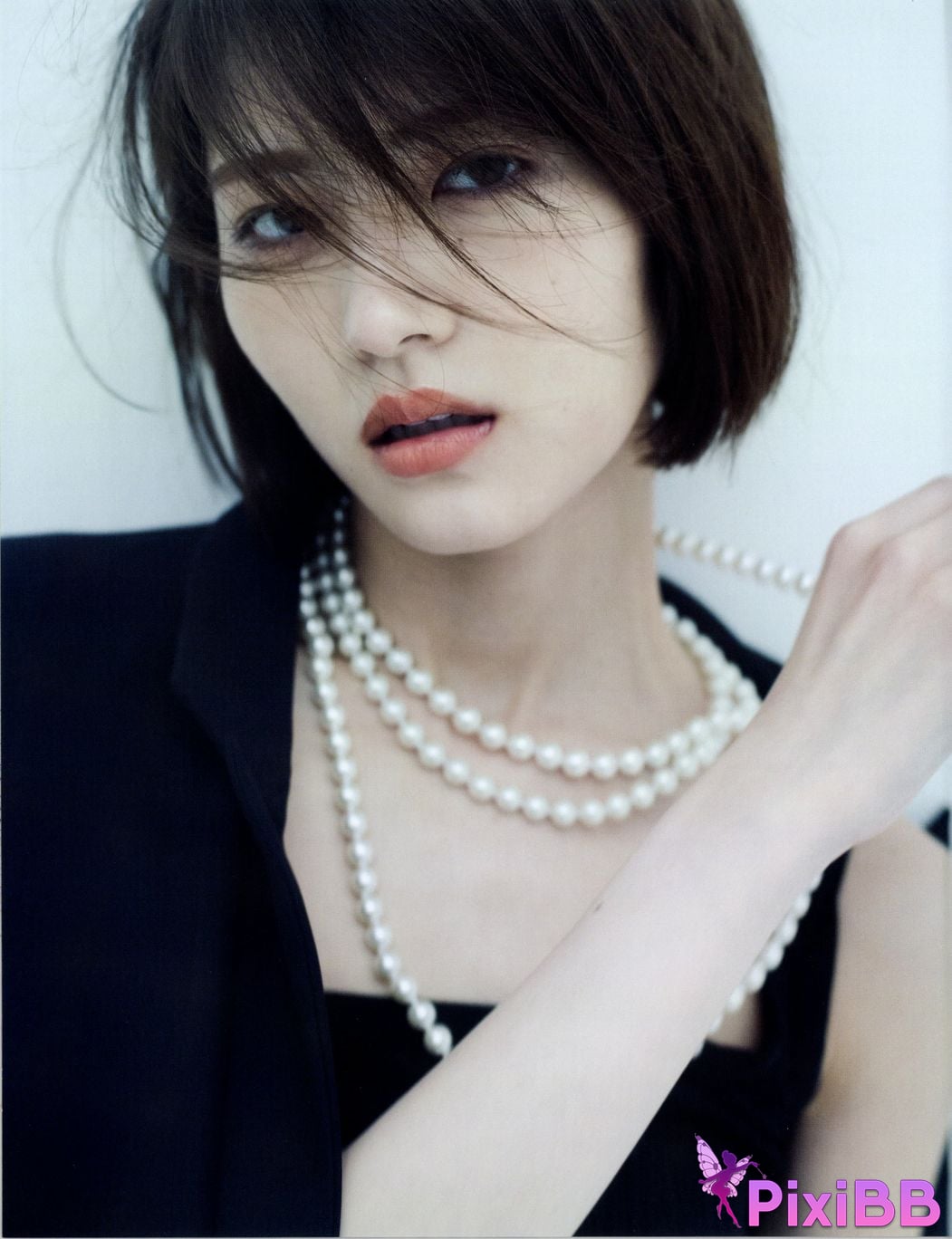 Japanese Idol Yumi Wakatsuki photo collection and chocolate PixiBB.COM 060