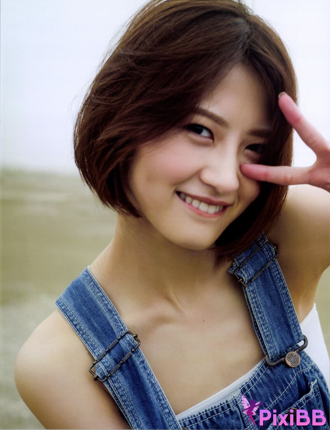 Japanese Idol Yumi Wakatsuki photo collection and chocolate PixiBB.COM 067