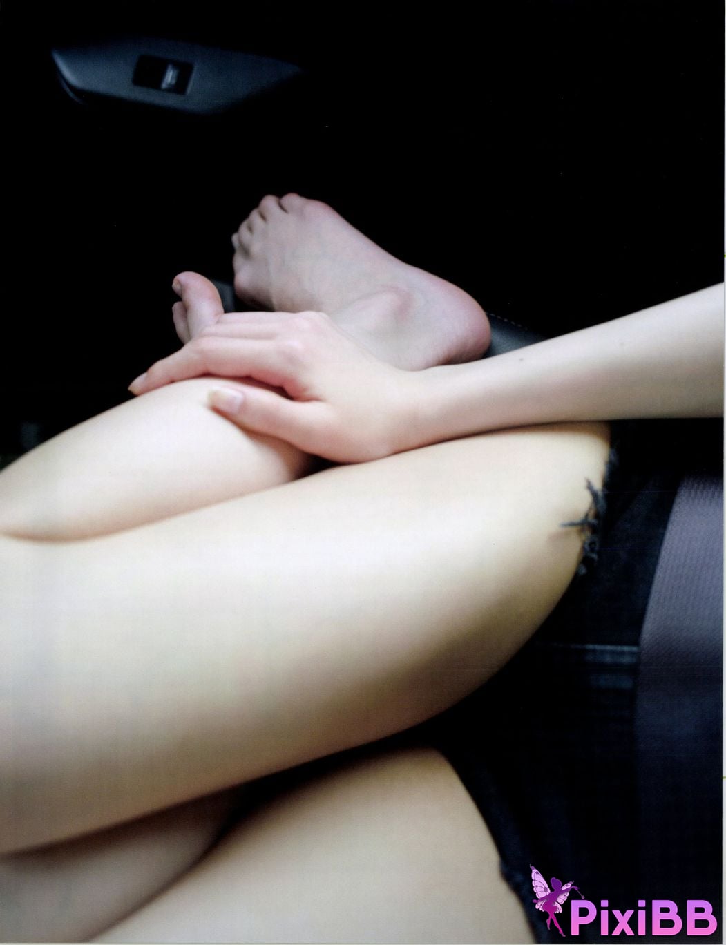 Japanese Idol Yumi Wakatsuki photo collection and chocolate PixiBB.COM 071