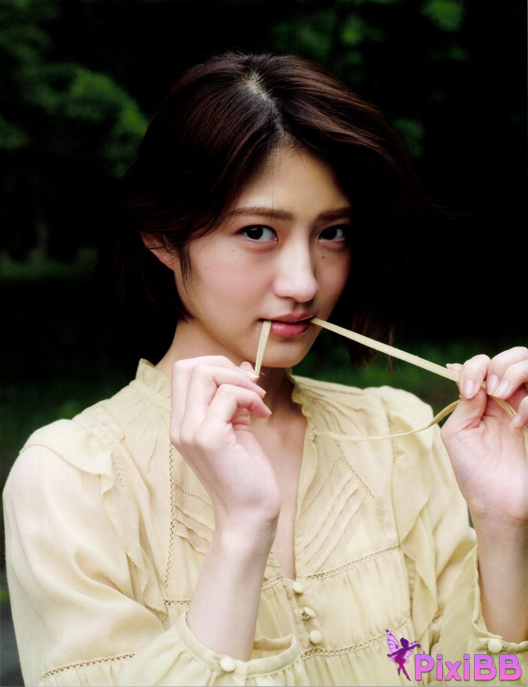 Japanese Idol Yumi Wakatsuki photo collection and chocolate PixiBB.COM 080