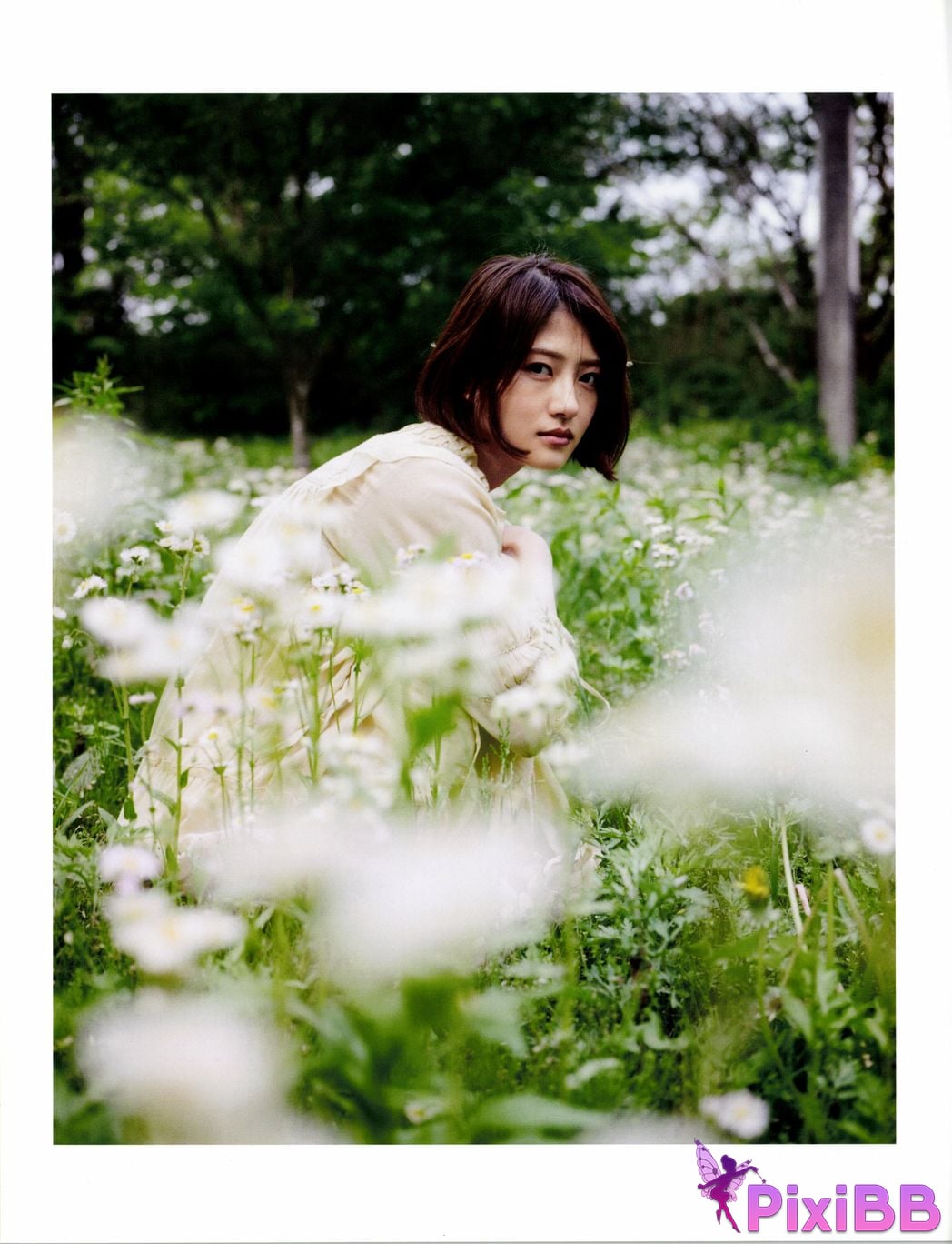 Japanese Idol Yumi Wakatsuki photo collection and chocolate PixiBB.COM 082