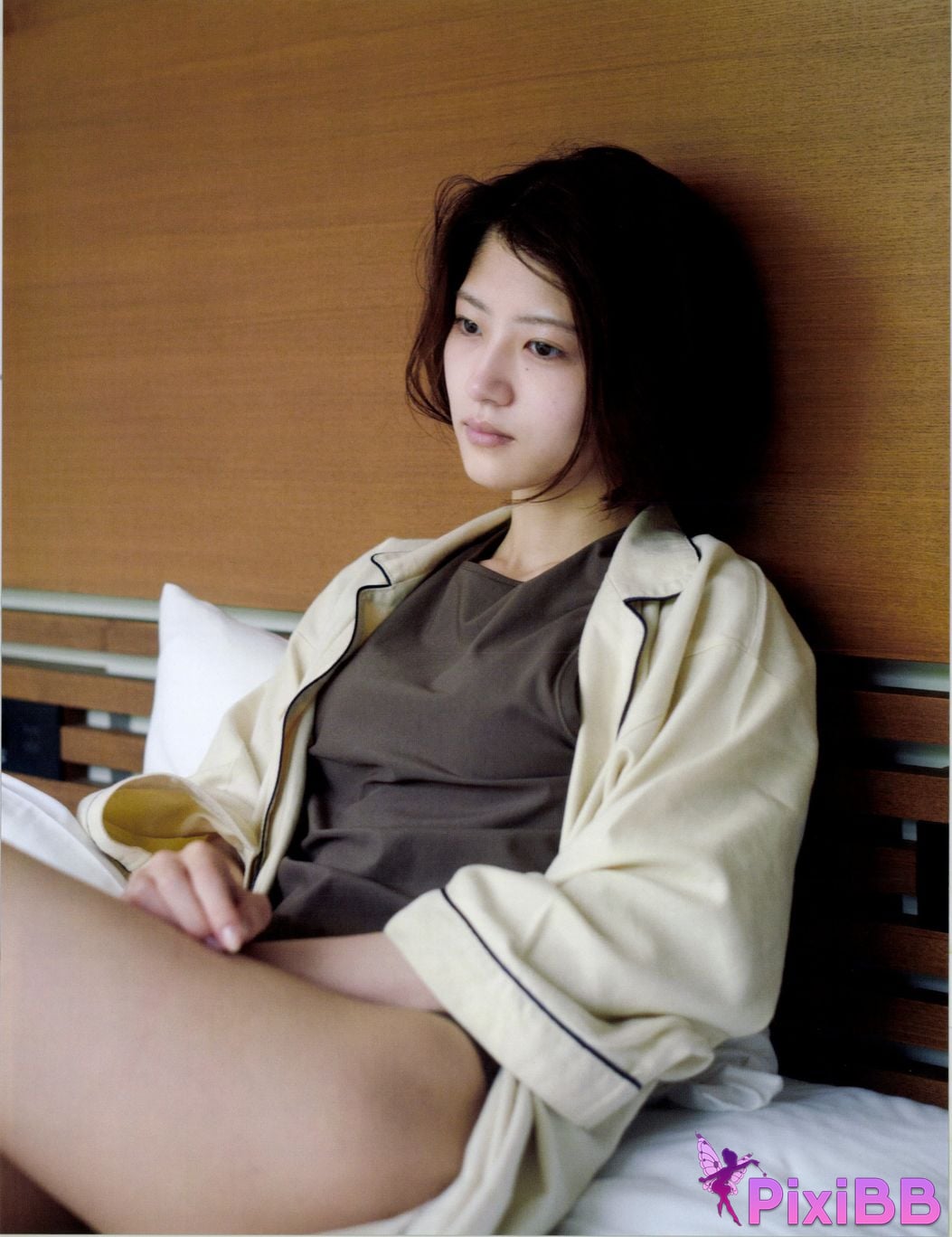 Japanese Idol Yumi Wakatsuki photo collection and chocolate PixiBB.COM 087