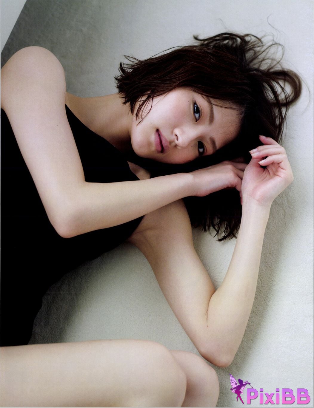 Japanese Idol Yumi Wakatsuki photo collection and chocolate PixiBB.COM 109