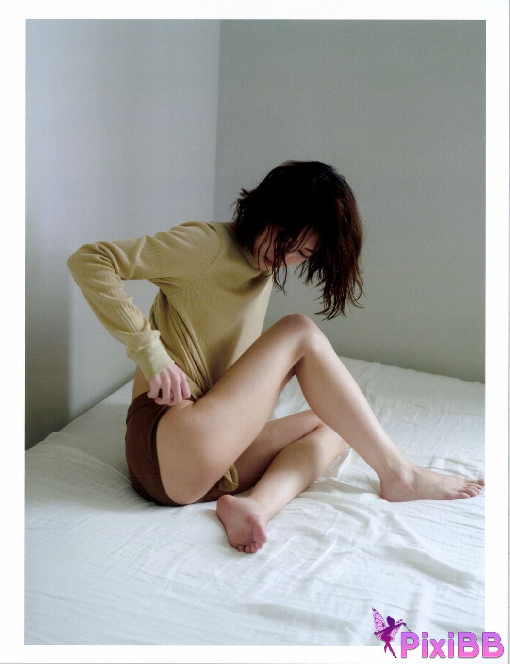 Japanese Idol Yumi Wakatsuki photo collection and chocolate PixiBB.COM 115