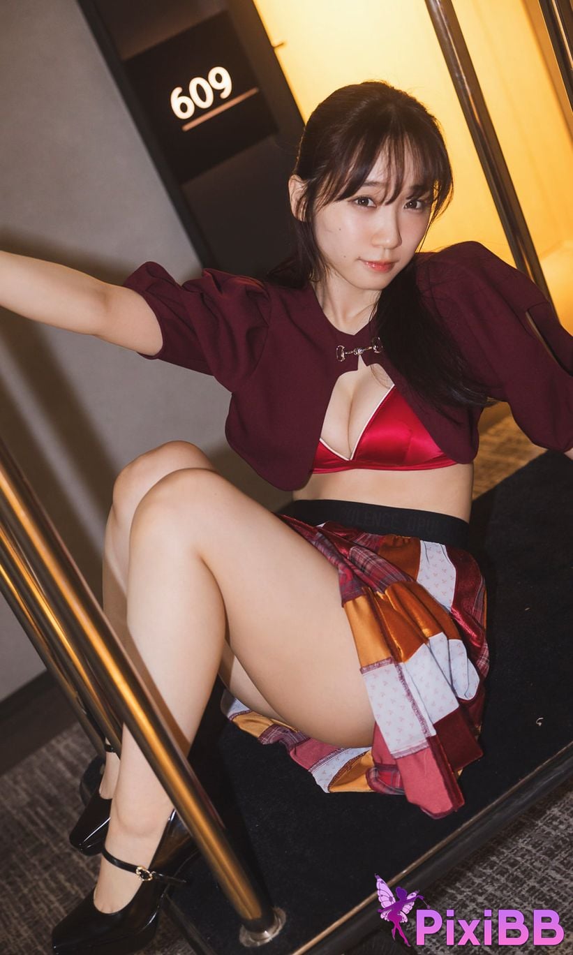 Japanese Idol Moe Iori weekly play plus Other cut collection Taiwan travel diary prologue PHOTO BOOK PixiBB.COM 007